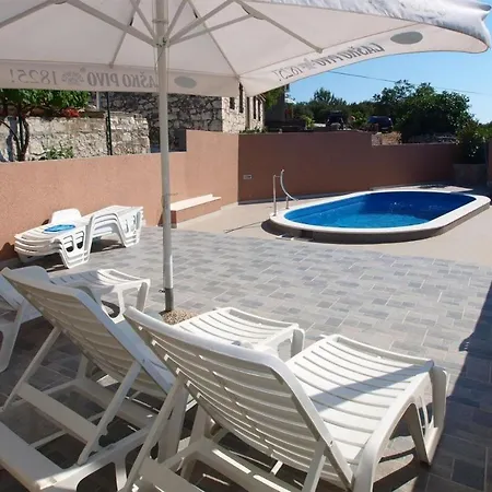 In Holiday House Neda Guest house