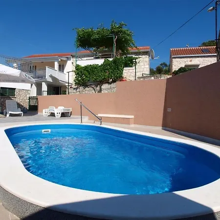 Guest house In Holiday House Neda