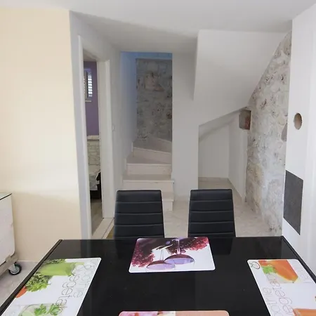 Guest house In Holiday House Neda
