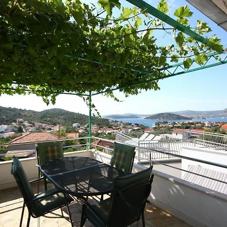 Guest house In Holiday House Neda *