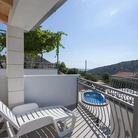 Guest house In Holiday House Neda *